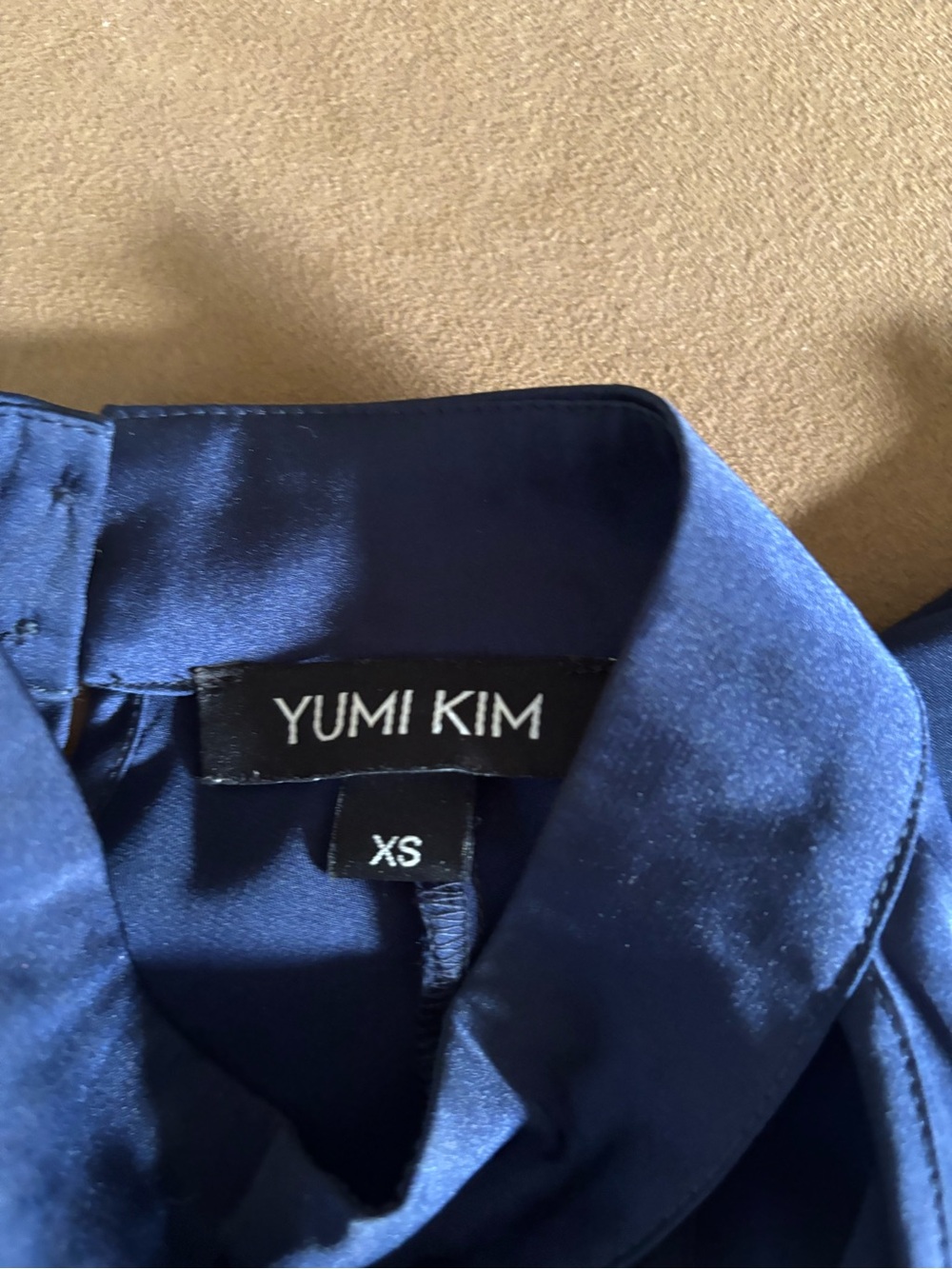 Yumi Kim Navy Cold-Shoulder Keyhole Blouse - Picture 6 of 7